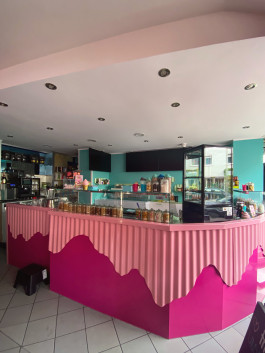 Studio von Dieken_Schlecks_Münster_Eis_eisdiele_innenarchitektur_raumgestaltung_ablage_von wem von Dieken_Eistheke_theke_wellblech