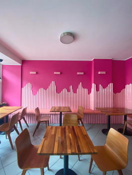 Studio von Dieken_Schlecks_Münster_Eis_eisdiele_innenarchitektur_raumgestaltung_ablage_von wem von Dieken_Wellblech_sitzbank