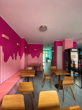 Studio von Dieken_Schlecks_Münster_Eis_eisdiele_innenarchitektur_raumgestaltung_ablage_von wem von Dieken_Raumgestaltung_gastraum_wellblech