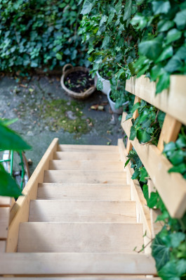 Studiovondieken-innenachitektur-interiordesign-raumgestaltung-innenarchitekt-trappe-gartentreppe-fichtenholz