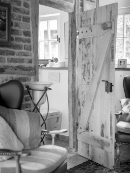 studiovondieken-tuer-fachwerkhaus-fachwerk-haus-interior-interiordesign-design-duesseldorf-eiche-wood-wooddesign-offen-sw 